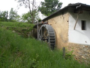 Roue de dessus ou Overshot water wheel par Rigamonti Ghisa